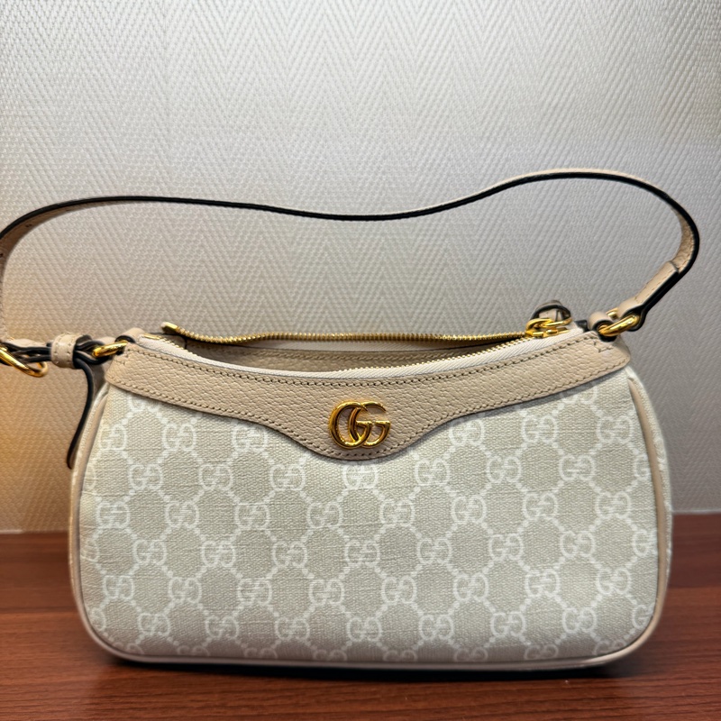 Gucci logo pvc 燕麥色腋下包-5