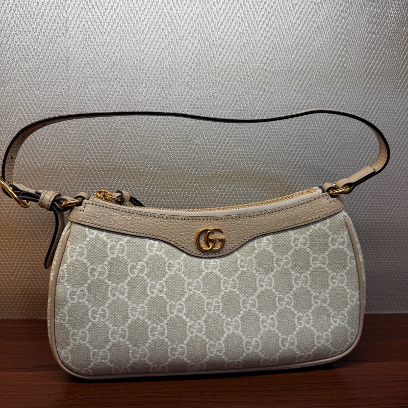 Gucci logo pvc 燕麥色腋下包-8