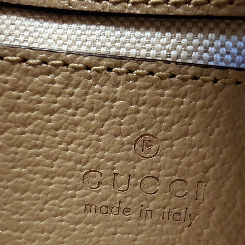 Gucci logo pvc 燕麥色腋下包-19