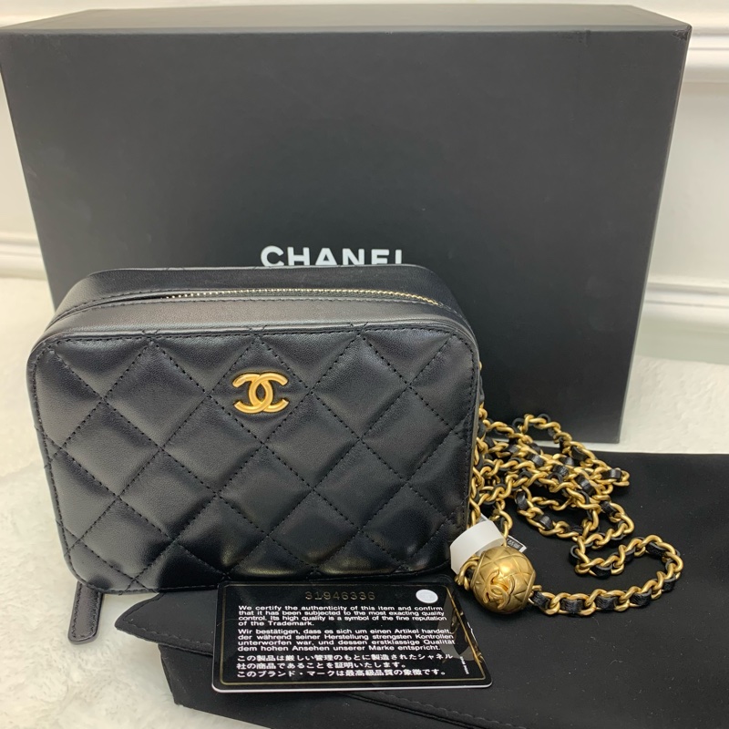 小個子必入🖤Chanel黑色金球相機包-0
