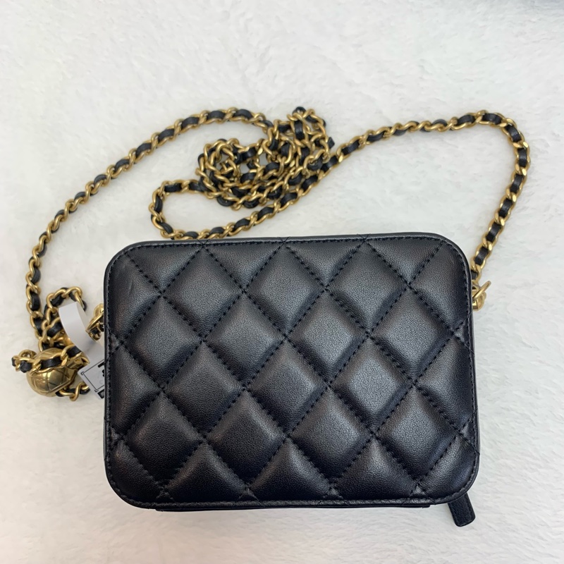 小個子必入🖤Chanel黑色金球相機包-2