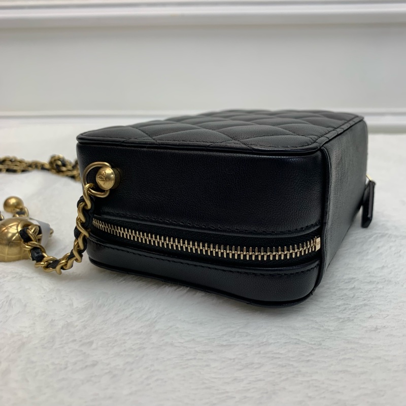 小個子必入🖤Chanel黑色金球相機包-4
