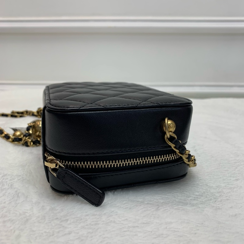 小個子必入🖤Chanel黑色金球相機包-5