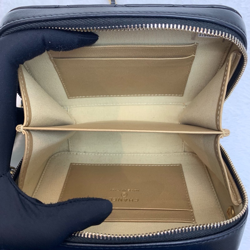 小個子必入🖤Chanel黑色金球相機包-6