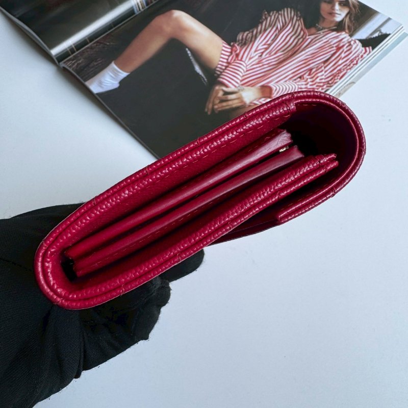 💫紅色超顯白❤️‍🔥YSL 紅色山形紋拉鍊錢包-3