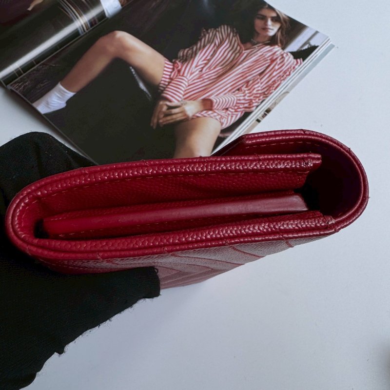 💫紅色超顯白❤️‍🔥YSL 紅色山形紋拉鍊錢包-9