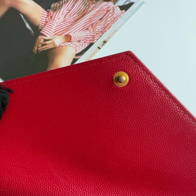 💫紅色超顯白❤️‍🔥YSL 紅色山形紋拉鍊錢包-10