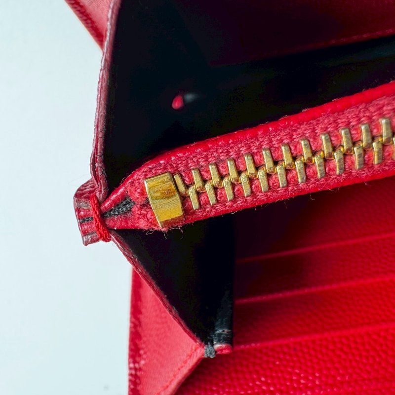 💫紅色超顯白❤️‍🔥YSL 紅色山形紋拉鍊錢包-12