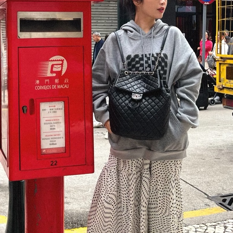 🐫CHANEL黑銀羊皮中號薩爾斯堡雙肩包Saltsbourg Backpack經典菱格紋-32