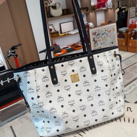 mcm 雙面購物袋 成色可以  自用性價比很高   隨意造不心疼
