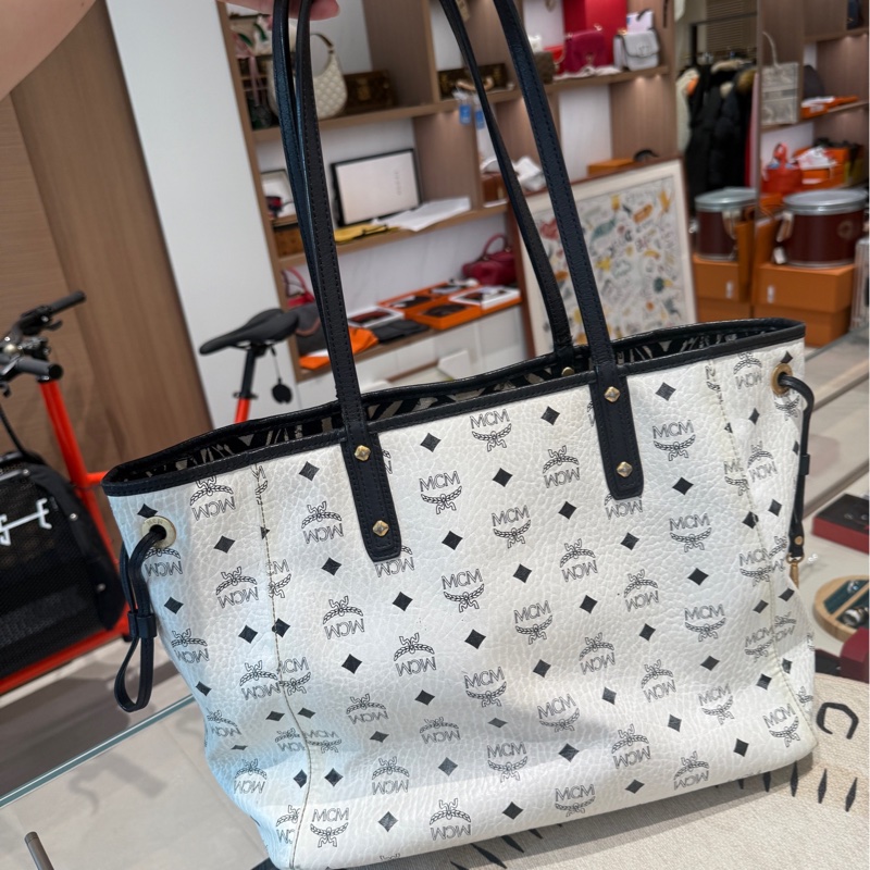 mcm 雙面購物袋 成色可以  自用性價比很高   隨意造不心疼-2