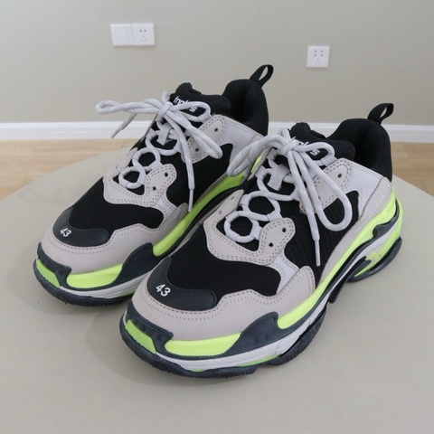 Balenciaga 巴黎世家 Triple S 男鞋，43码 配件无。