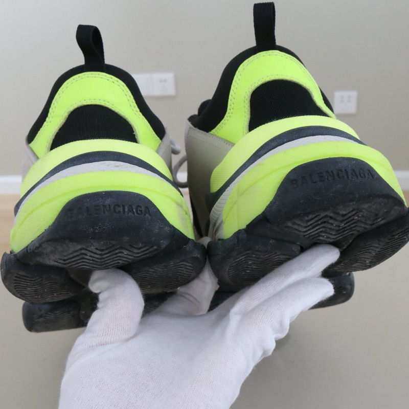 Balenciaga 巴黎世家 Triple S 男鞋，43码 配件无。-1