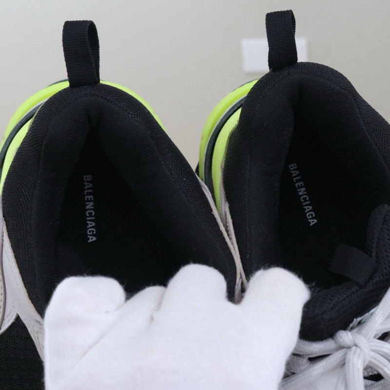 Balenciaga 巴黎世家 Triple S 男鞋，43码 配件无。-5