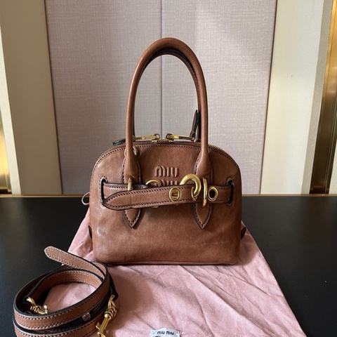 MIUMIU謬謬 Aventir 做舊橡木棕mini保齡球包 貝殼包 芯片款 當紅炸子雞小可愛