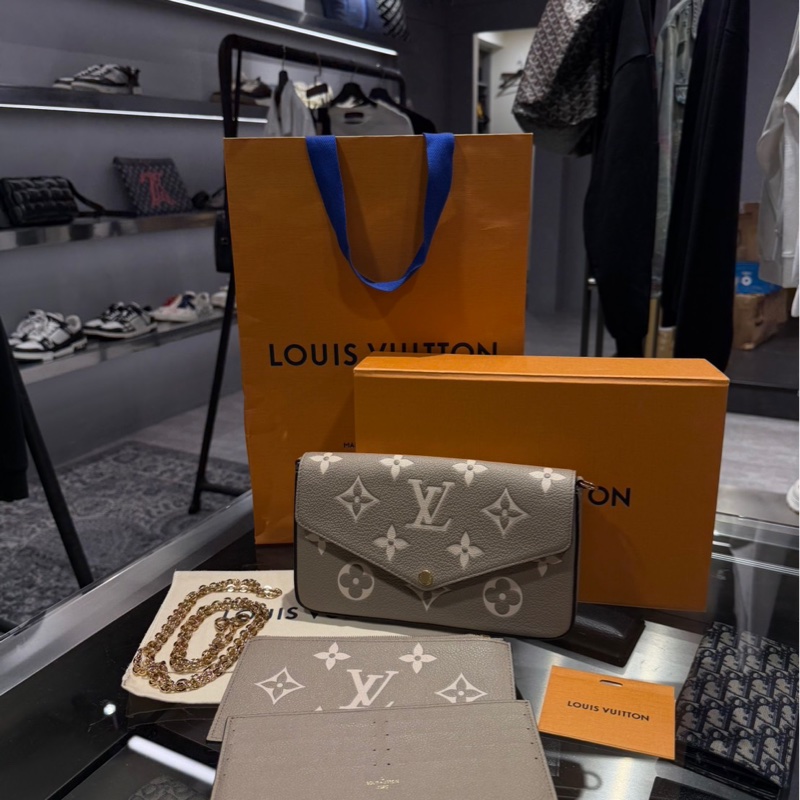 近全新🌟Louis Vuitton LV 大象灰三合一鏈條包 WOC ｜Classic Trend CT精品｜台北東區實體-0