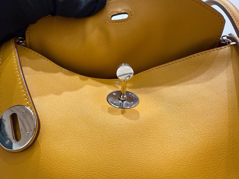 99新 愛馬仕/Hermes Lindy26 琥珀黃 編織肩帶 C刻 swift皮 塵袋-8