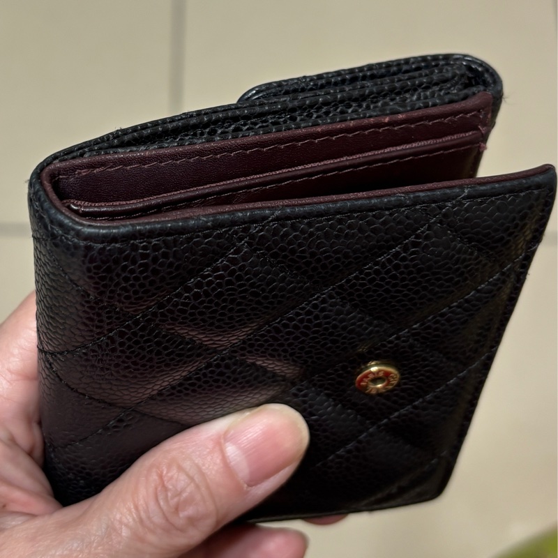 Chanel黑色魚子醬二折短夾-5