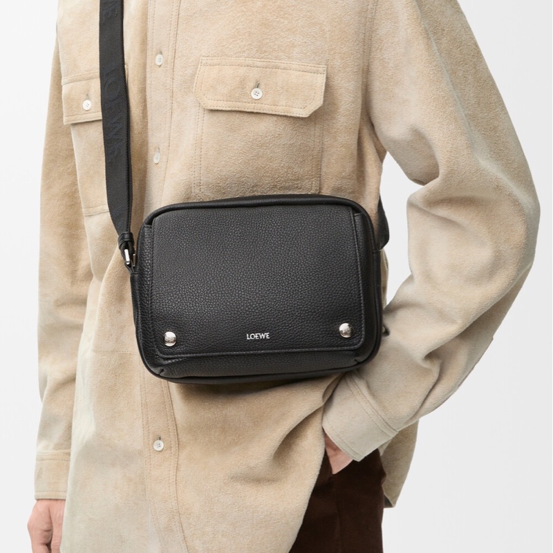 Loewe 男士 中號Pebble斜挎包均碼碼中號、23cm*9cm*18cm-4