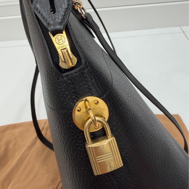 HERMES 愛馬仕 bolide 35 黑金 保齡包 手提包 肩背包 斜背包 側背包-5