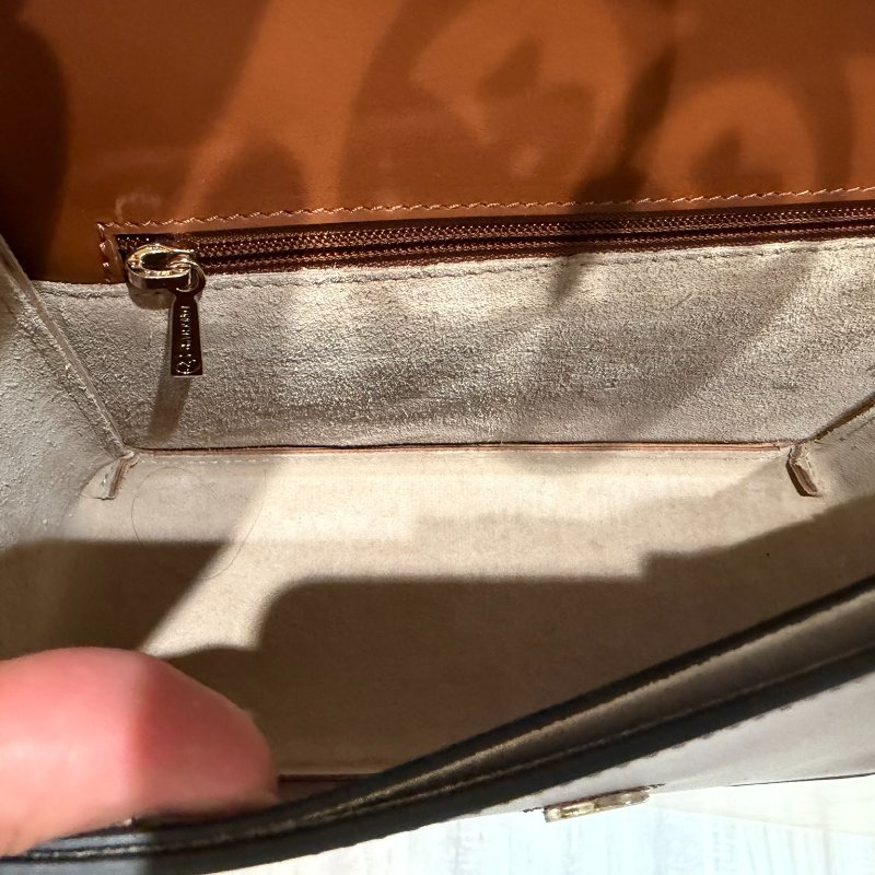 LONGCHAMP BOX-TROT 圓標賽馬 LOGO 牛皮翻蓋扣式肩背斜背包 (中/棕)-8