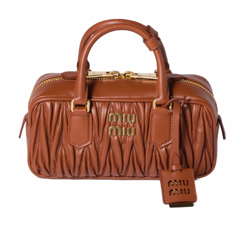 Miu Miu 女士 Arcadie 馬特拉塞凸紋納帕皮單肩包均碼碼22cm*7.5cm*10.5cm-1