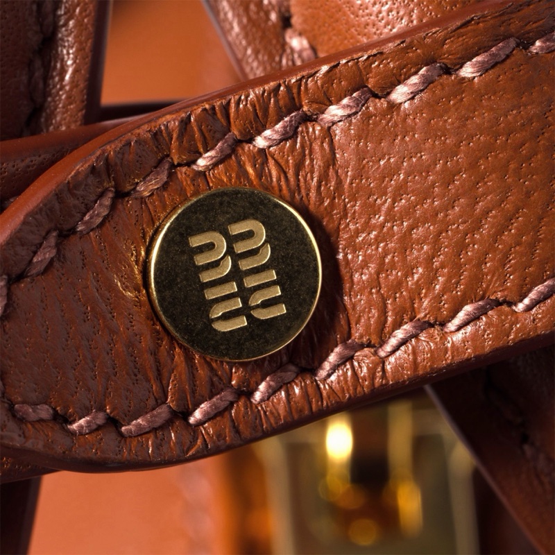 Miu Miu 女士 Arcadie 馬特拉塞凸紋納帕皮單肩包均碼碼22cm*7.5cm*10.5cm-5