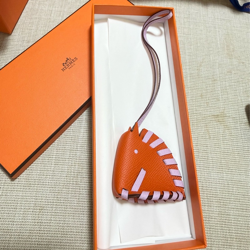 Hermès Rodeo / 馬頭吊飾 G刻 全新 火焰橘×錦葵紫 雙色配色 附購證-0