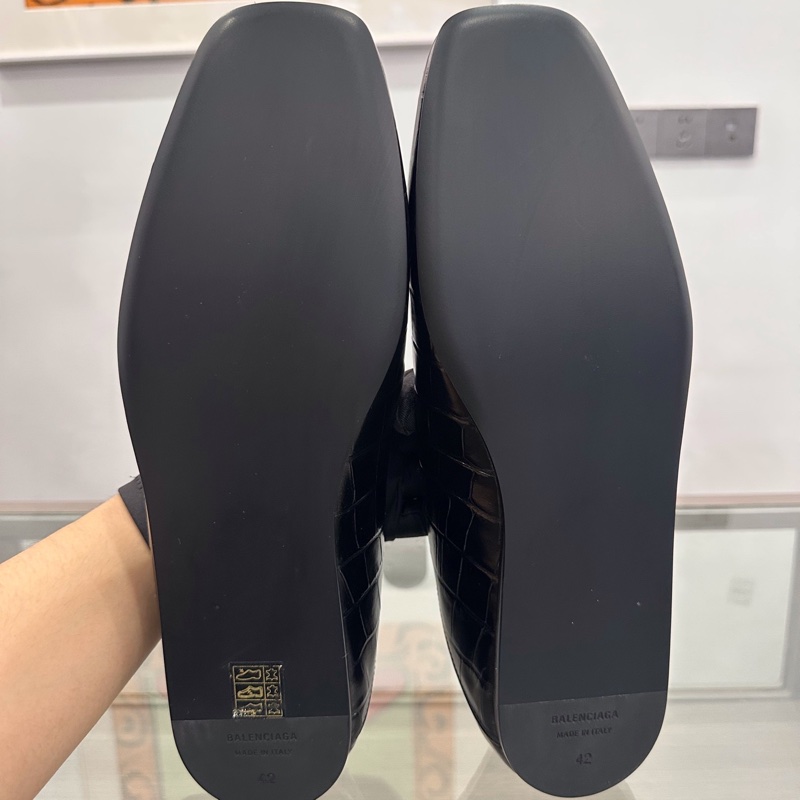 閒置未使用 Balenciaga巴黎世家 BB扣男款黑色鰐魚壓紋樂福鞋平底鞋 42碼-6