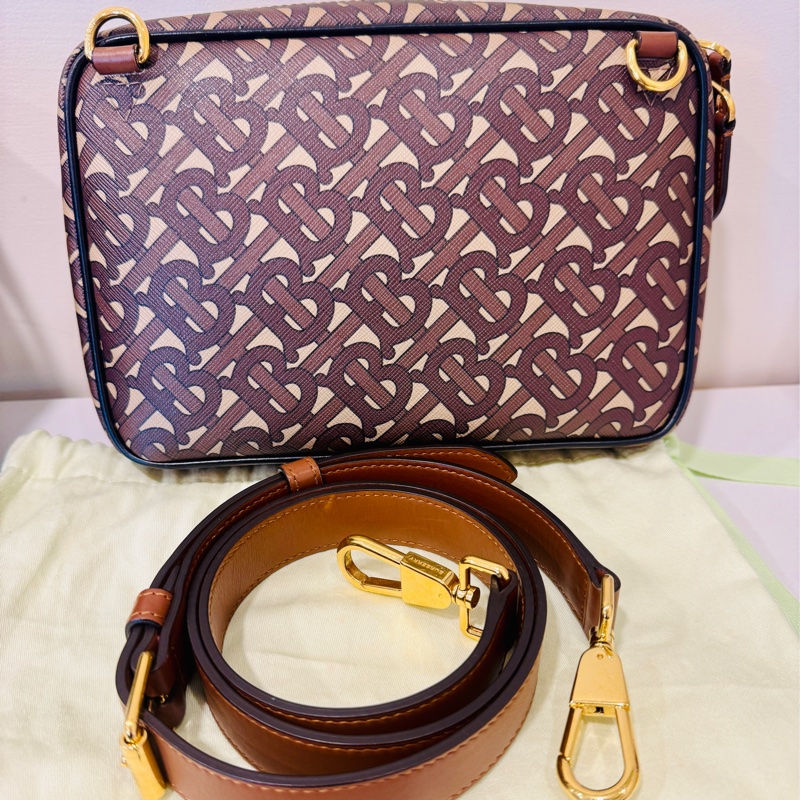 二手正品BURBERRY /8025763 / ATLAS 經典印花拉鍊斜背相機包～近全新（看圖看內文）-1