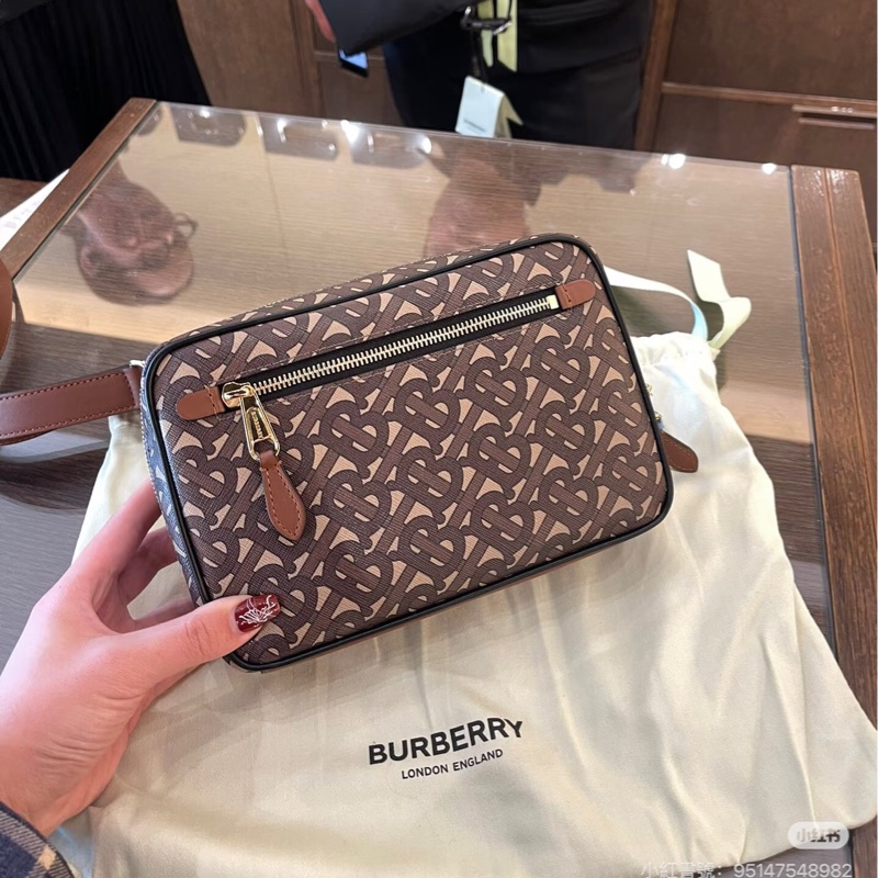 二手正品BURBERRY /8025763 / ATLAS 經典印花拉鍊斜背相機包～近全新（看圖看內文）-7