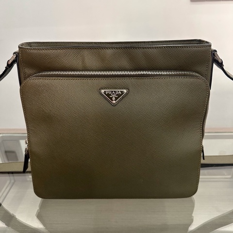 Prada普拉達 黑銀三角標logo灰綠色單肩包斜挎包29cm 🈚附件