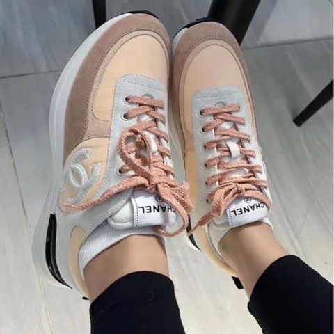 閒置未使用Chanel香奈兒 側面灰色浮雕雙C字母logo女款淺粉色運動鞋球鞋休閒鞋 37.5碼配盒