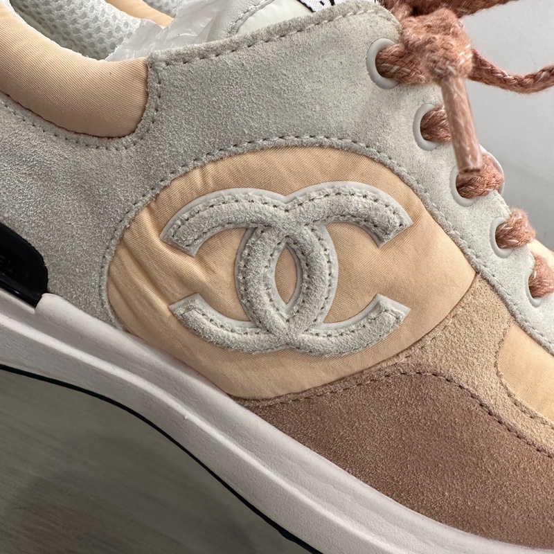 閒置未使用Chanel香奈兒 側面灰色浮雕雙C字母logo女款淺粉色運動鞋球鞋休閒鞋 37.5碼配盒-5