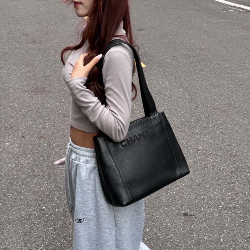 【超新‼️】Chanel 魚子醬牛皮 肩背托特包 （專櫃261,300）-17
