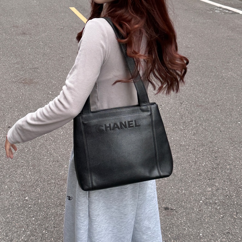 【超新‼️】Chanel 魚子醬牛皮 肩背托特包 （專櫃261,300）-19