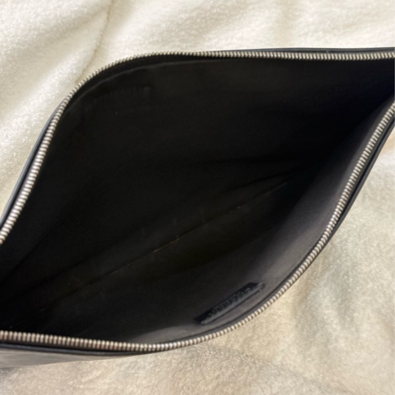 Givenchy 小鹿斑比 手拿包-6