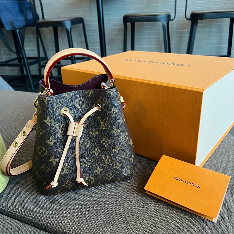 📢 二手近新 女孩必入手的日常百搭包款❤️Louis Vuitton Neonoe BB經典LV老花水桶包晶片款 正品-1