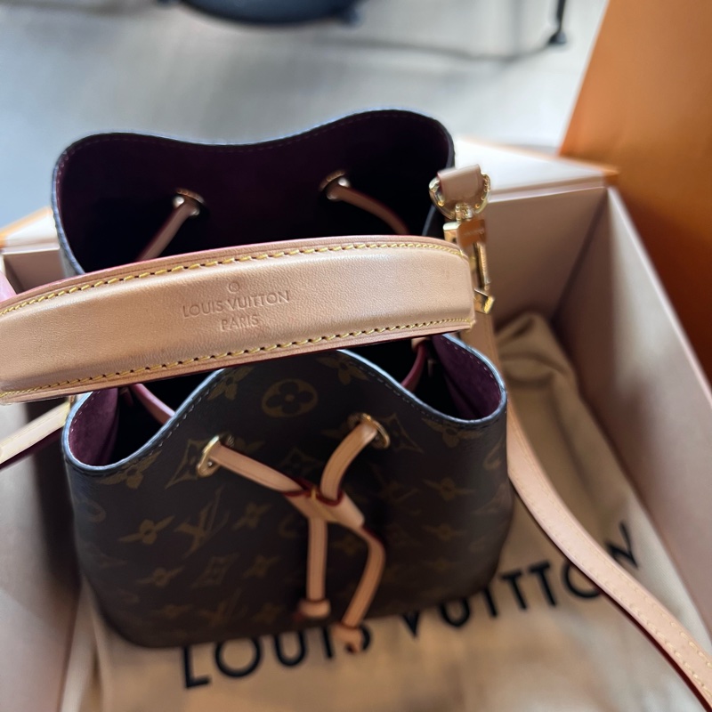 📢 二手近新 女孩必入手的日常百搭包款❤️Louis Vuitton Neonoe BB經典LV老花水桶包晶片款 正品-8