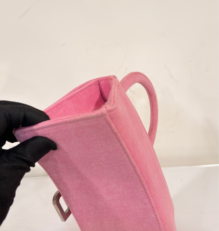 🈶台灣購證 #專櫃🔟萬 #全網最低出清 巴黎世家牛仔粉色沙漏包 小號-9