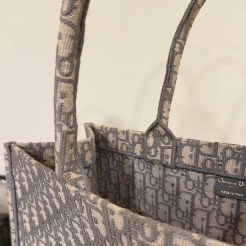 🈶購證 #全網最低💰 #專櫃1️⃣5️⃣萬 Dior老花刺繡托特包 經典熱門款🔥-7