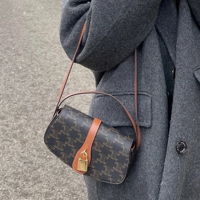 精緻小巧99新🆕Celine賽琳凱旋門老花金色鎖頭腋下包單肩手提包-9