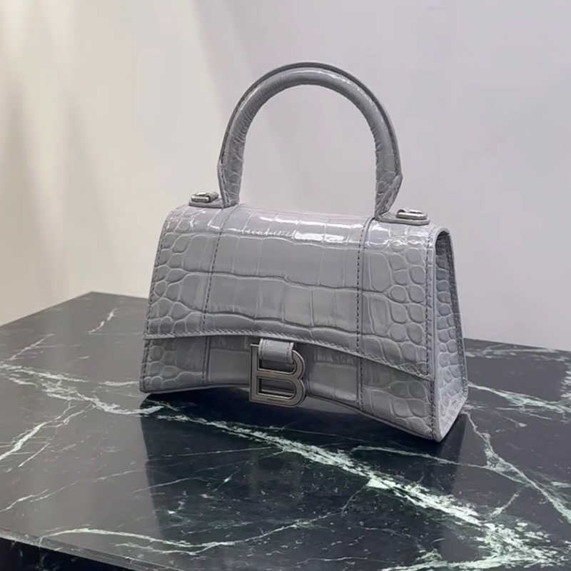 #閒置全配🈶台灣購證 #質感水泥灰 巴黎世家沙漏包xs #甩賣割愛💕-1