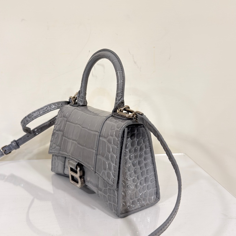 #閒置全配🈶台灣購證 #質感水泥灰 巴黎世家沙漏包xs #甩賣割愛💕-5