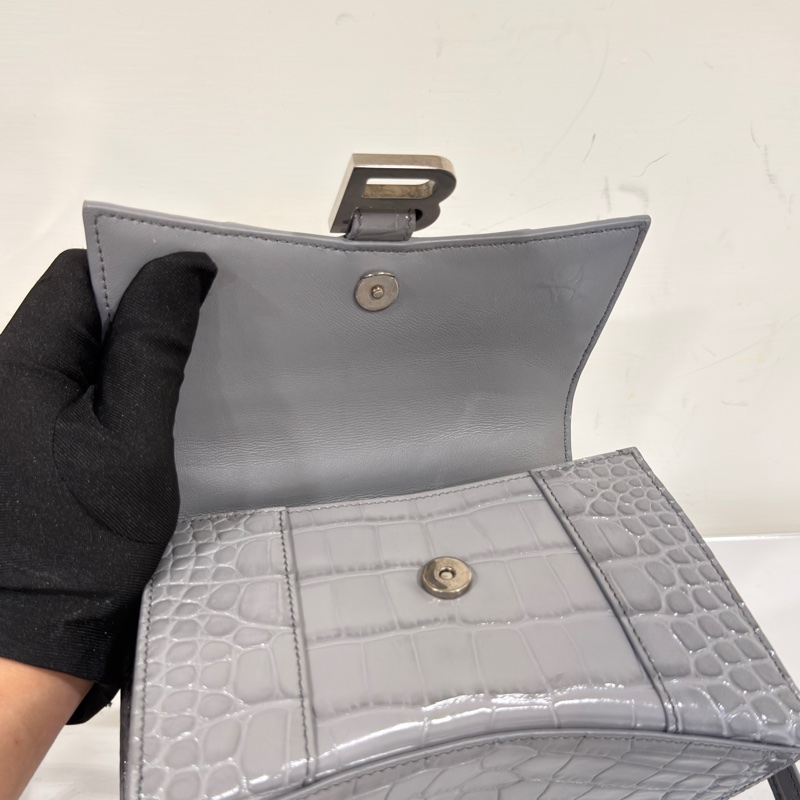 #閒置全配🈶台灣購證 #質感水泥灰 巴黎世家沙漏包xs #甩賣割愛💕-11