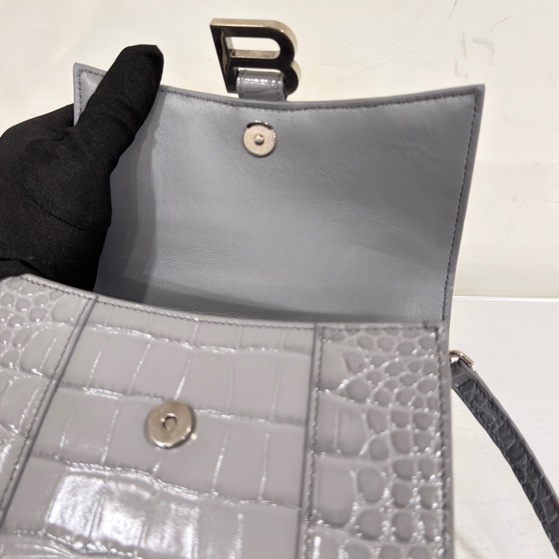 #閒置全配🈶台灣購證 #質感水泥灰 巴黎世家沙漏包xs #甩賣割愛💕-12