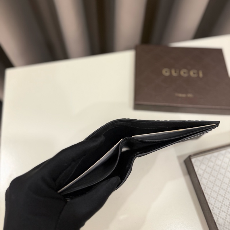 (閒置未用甜價）Gucci古馳 壓紋對開短夾-3