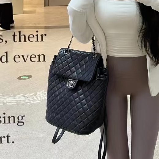 老錢千金感❤️‍🔥Chanel香奈兒黑銀羊皮中號薩爾茲堡雙肩後背包通勤背包-4