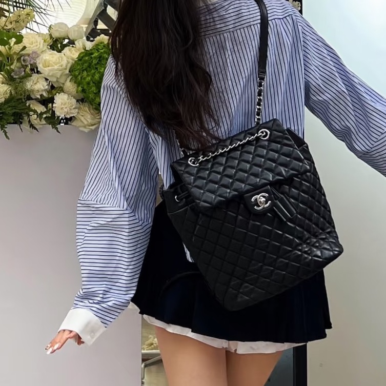 老錢千金感❤️‍🔥Chanel香奈兒黑銀羊皮中號薩爾茲堡雙肩後背包通勤背包-5