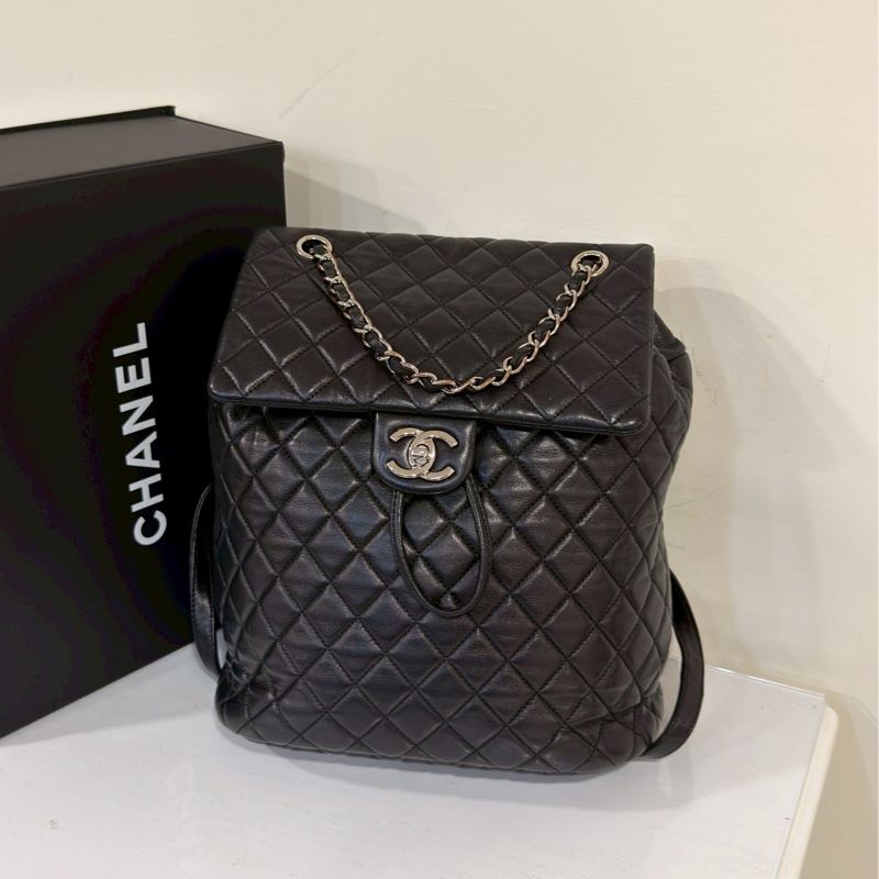 老錢千金感❤️‍🔥Chanel香奈兒黑銀羊皮中號薩爾茲堡雙肩後背包通勤背包-10